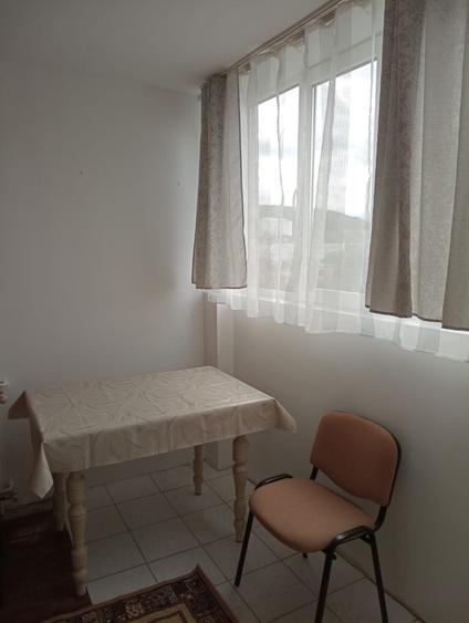 Garsonieră decomandată în Deve