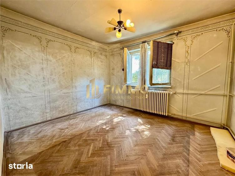 Apartament cu 3 camere semidecomandat în Sud