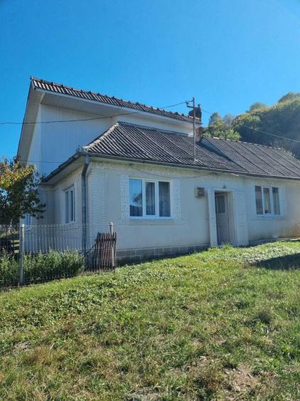 Casă cu 4 camere cu Teren 3000 Mp în Șirioara