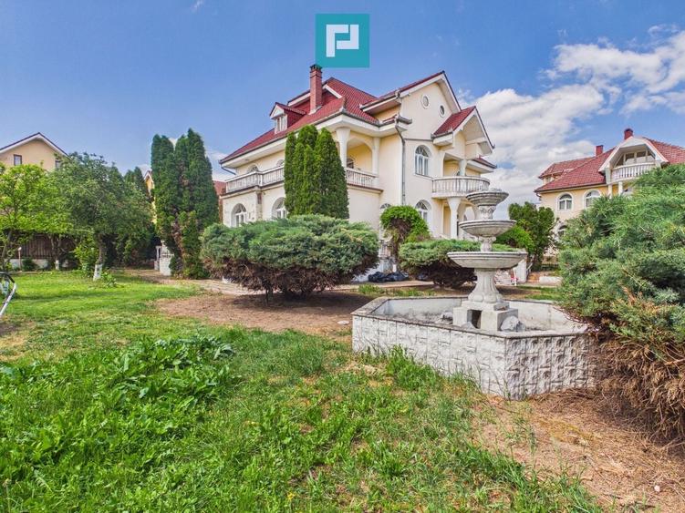 Casă cu 8 camere cu Teren 1200 Mp în Sânmartin