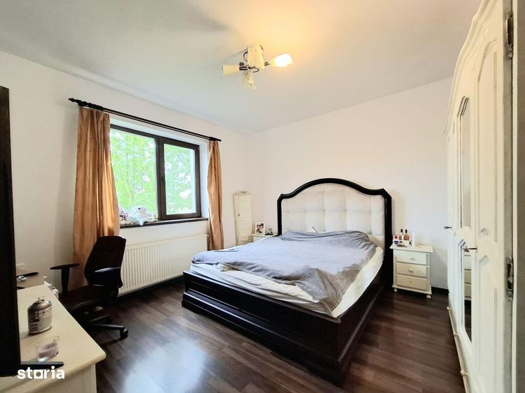 Casă cu 4 camere în Ostratu