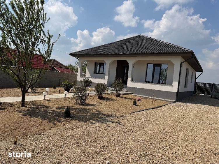Casă cu 3 camere cu Teren 4200 Mp în Rogerius