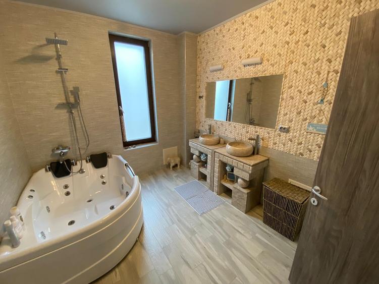 Apartament cu 3 camere decomandat, mobilat în Europa