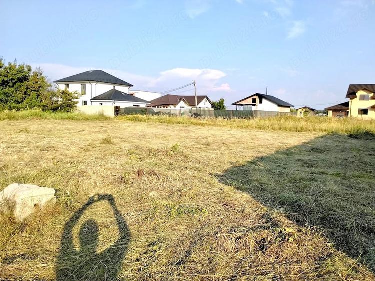 Teren de 500 mp, în Smeura