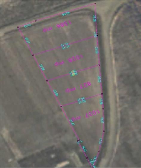 Teren de 4300 mp, în Adâncata