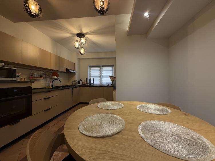 Apartament cu 3 camere decomandat, mobilat în Tipografilor