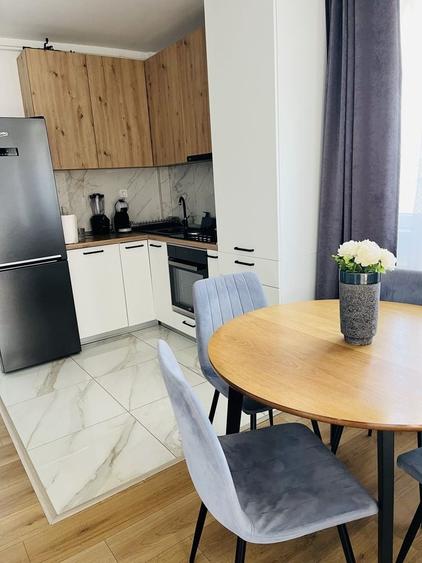 Apartament cu 3 camere decomandat în Florești