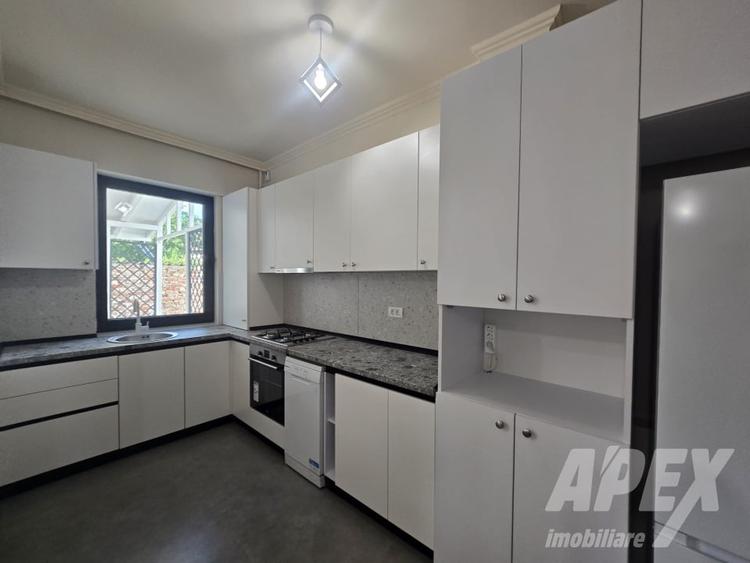 Apartament cu 2 camere decomandat, mobilat în Decebal