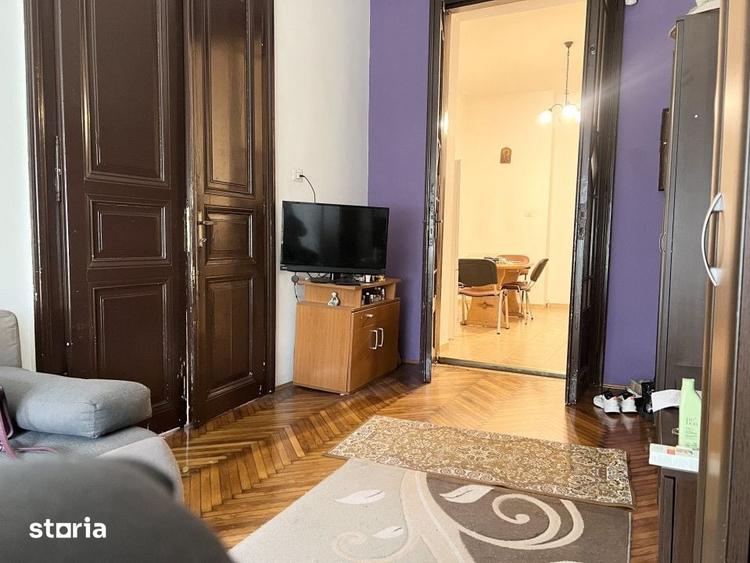 Apartament cu 5 camere semidecomandat în Șagului