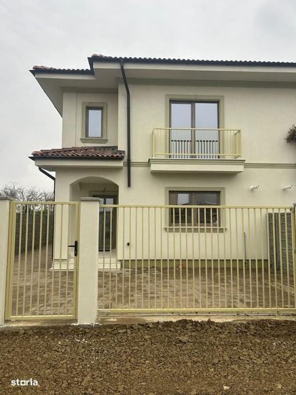 Apartament cu 4 camere în Chișoda