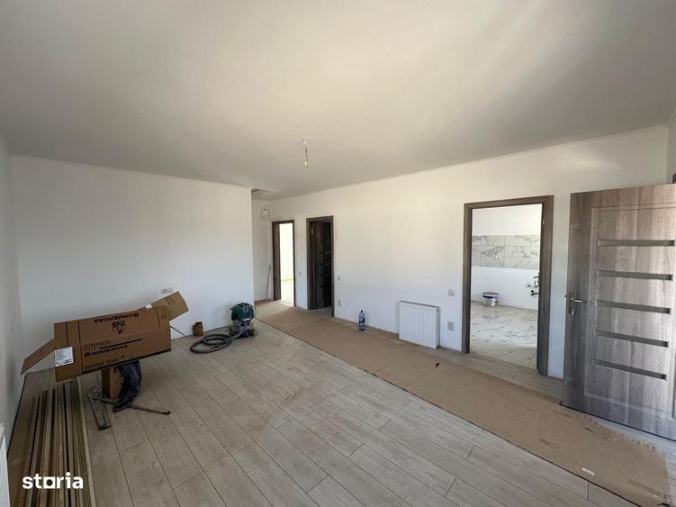 Casă cu 3 camere cu Teren 300 Mp în Clinceni