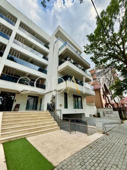 Apartament cu 2 camere decomandat în Sisești