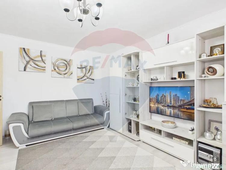 Apartament cu 4 camere decomandat în Colentina