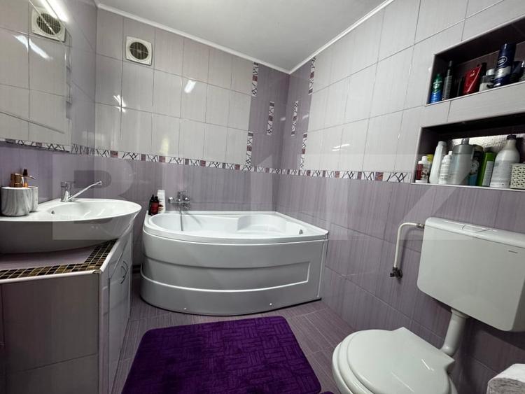 Casă individuală cu 6 camere cu Canalizare în Teiuș
