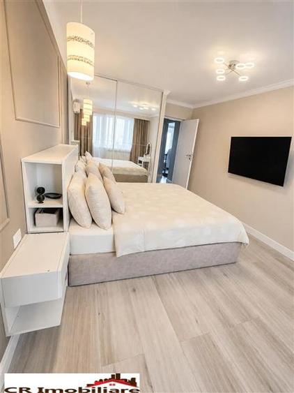 Apartament cu 3 camere decomandat în Titan