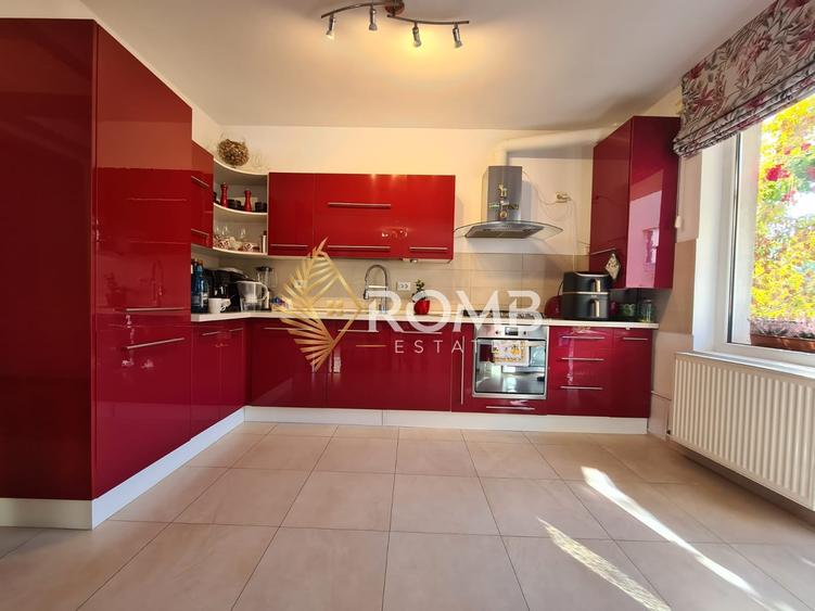 Apartament cu 3 camere semidecomandat, mobilat în Mănăștur
