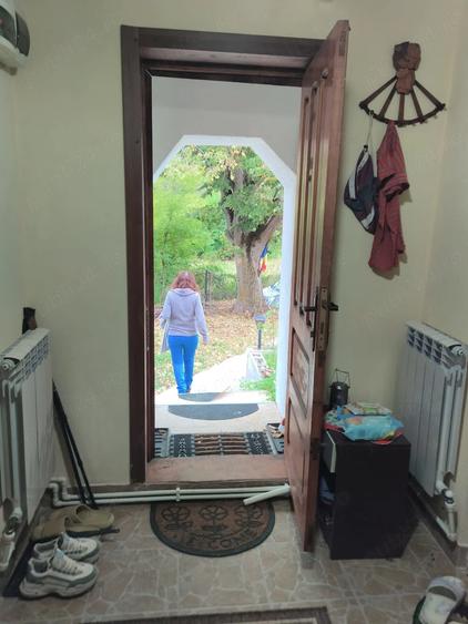 Casă cu 3 camere cu Teren 1800 Mp în Leiculești