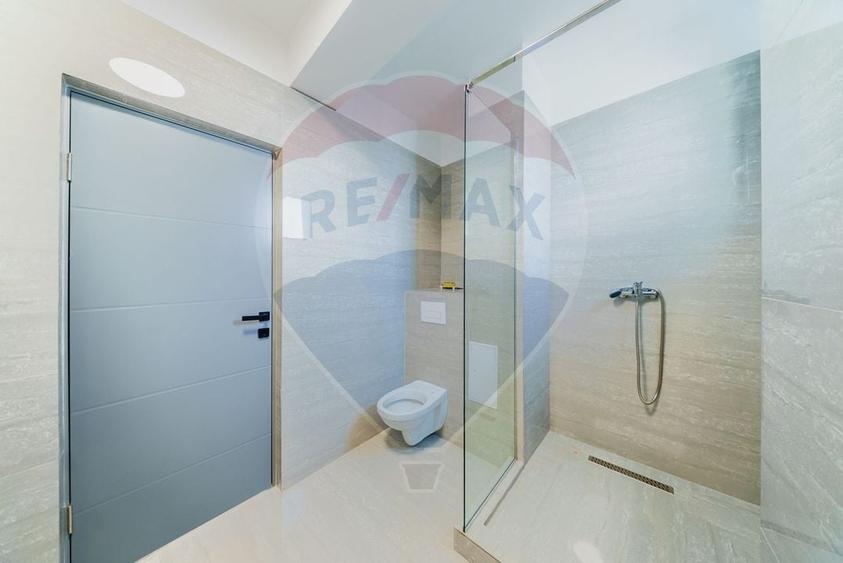 Apartament cu 2 camere semidecomandat, mobilat în P-ța Spitalului
