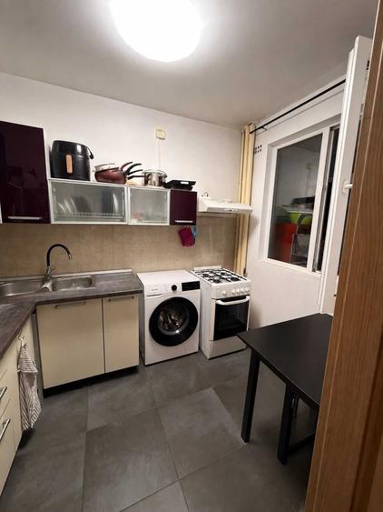 Apartament cu 2 camere semidecomandat în 1 Mai