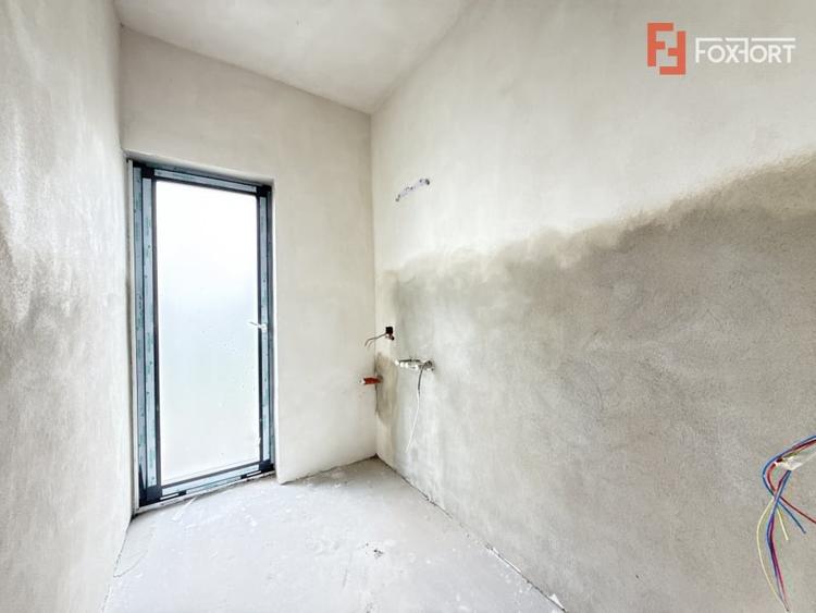 Casă individuală cu 4 camere cu Canalizare în Săcălaz