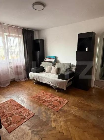 Apartament cu 2 camere semidecomandat, mobilat în Central