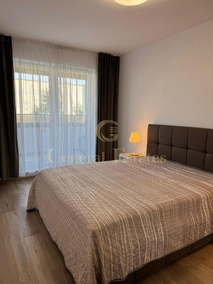 Apartament cu 2 camere decomandat în Tractorul