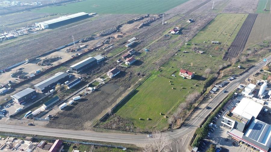 Teren Construcții extravilan de 11756 mp, în Vest