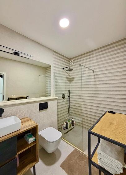 Casă cu 4 camere cu Teren 218 Mp în Plopi