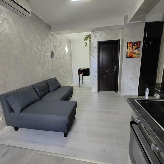 Apartament cu 2 camere semidecomandat în Tei