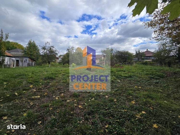 Casă cu 7 camere cu Teren 2211 Mp în Central
