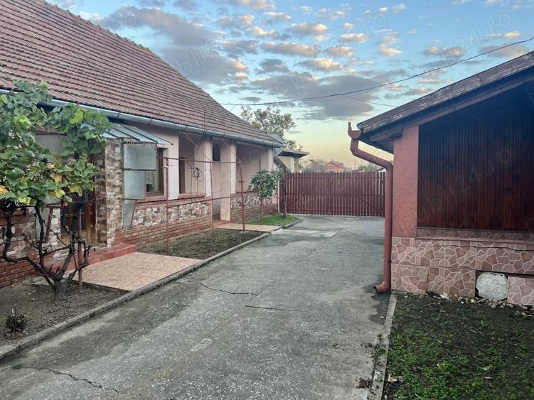 Casă cu 6 camere în Cenad