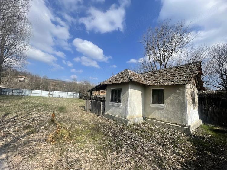 Teren de 1000 mp, în Breznița-Motru