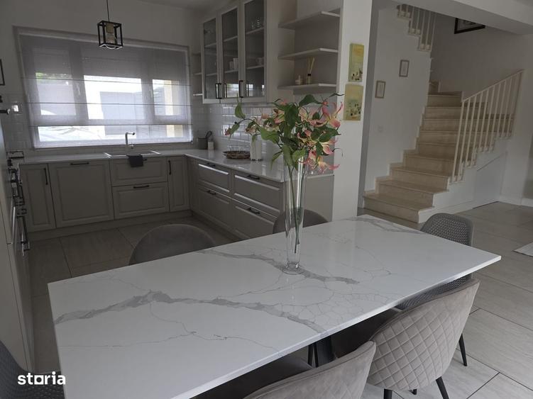 Apartament cu 4 camere în Subcetate