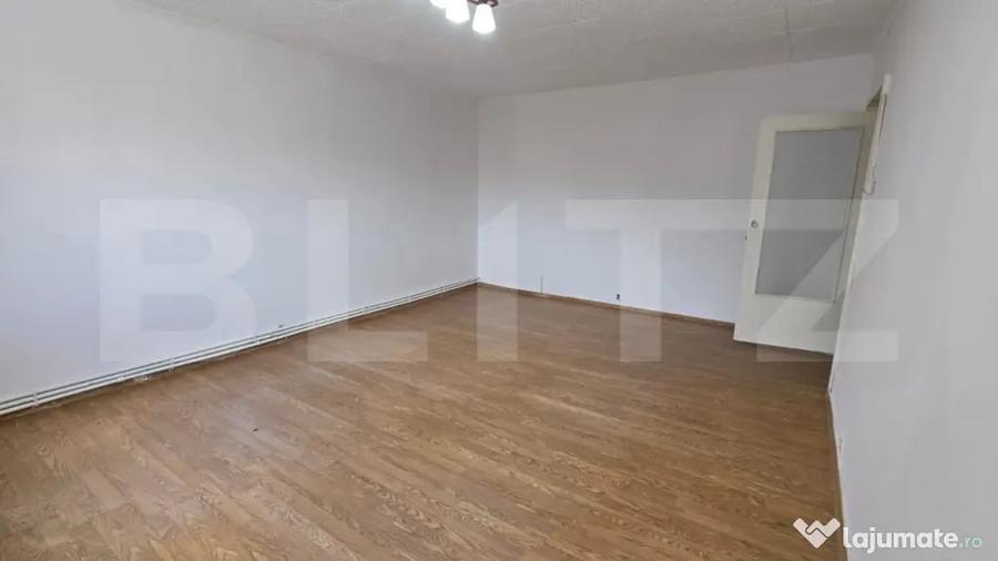 Apartament de vanzare, cu 3 camere, 76 mp, zona Micro 17 - 9
