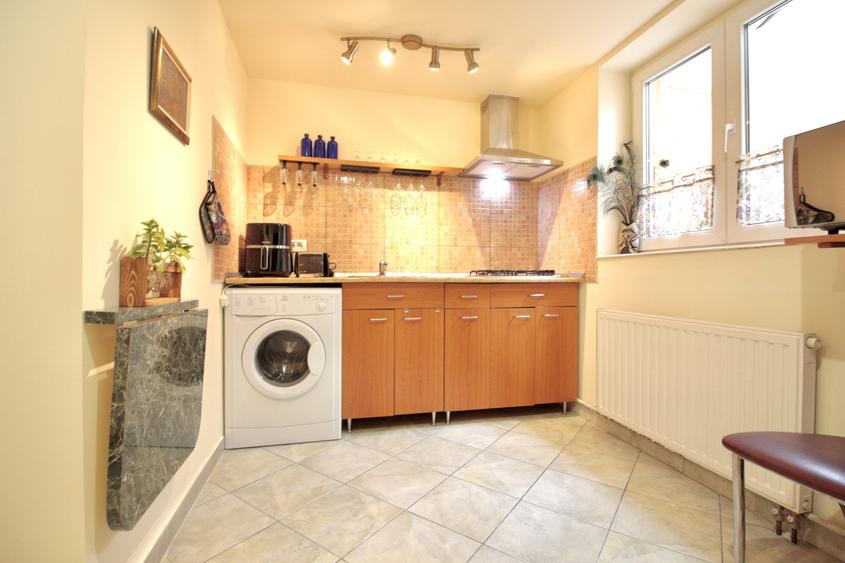Apartament cu 2 camere decomandat, mobilat în Cișmigiu