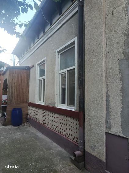 Casa de vanzarePia?a Victoriei /zona MatacheIdeala pentru investi?ie - 7