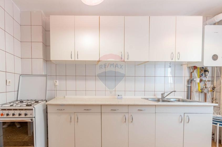 Apartament cu 3 camere decomandat în Zorilor