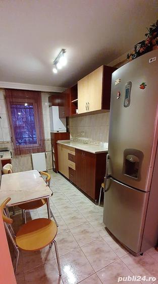 Apartament cu 3 camere decomandat în Est
