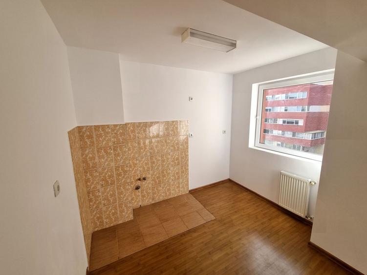 Apartament cu 2 camere semidecomandat în Kamsas