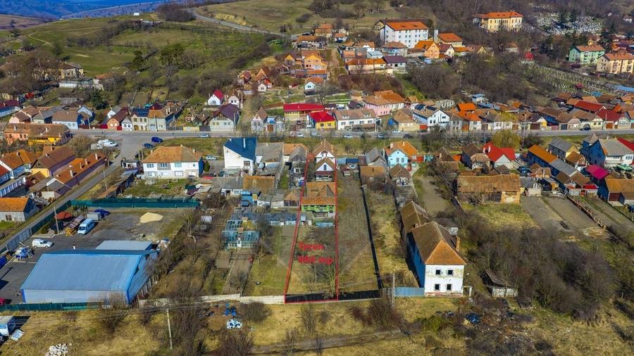 Casă cu 5 camere cu Teren 904 Mp în Sud-Vest