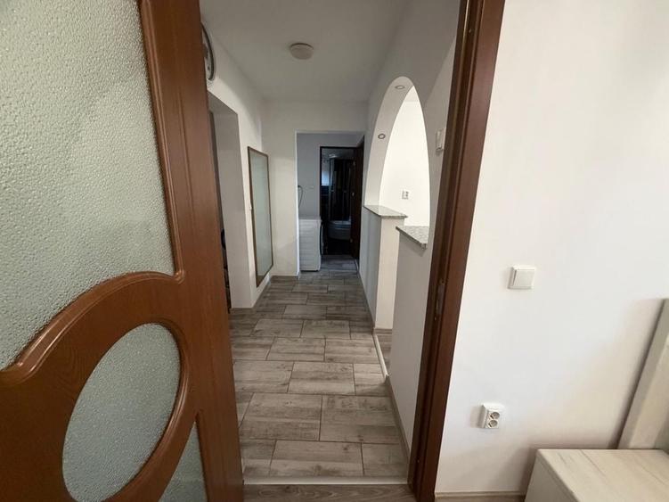 Apartament cu 2 camere decomandat în Exterior Vest