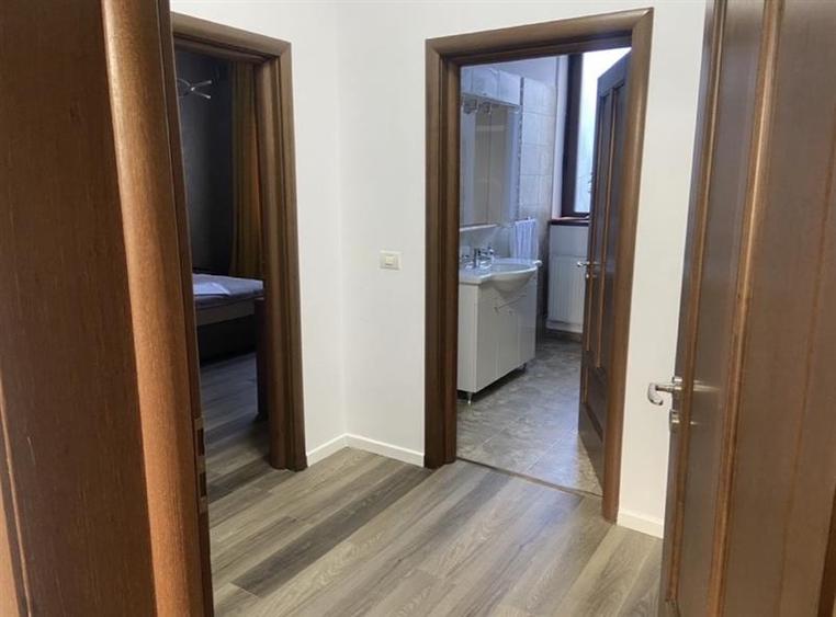 Apartament cu 3 camere decomandat, mobilat în Lipovei
