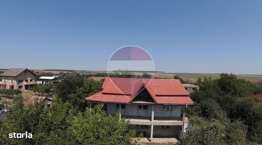 Casă cu 4 camere în Zorile