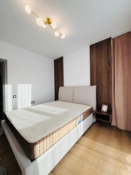 Apartament cu 3 camere semidecomandat în Florești