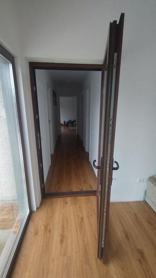 Casă individuală cu 5 camere cu Canalizare în Coiciu