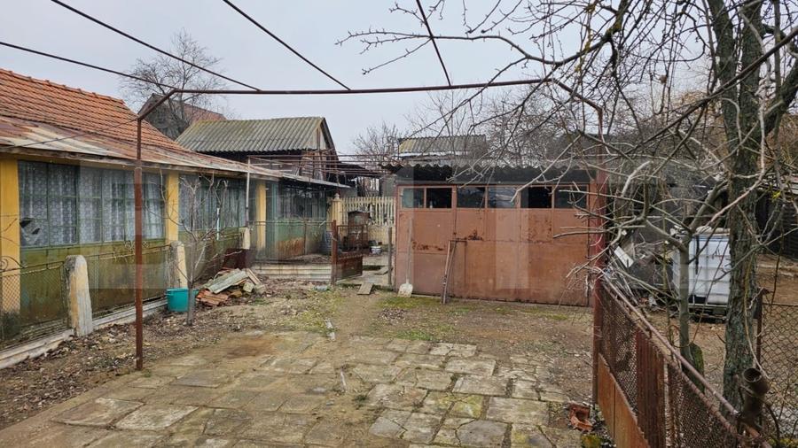 Casă individuală cu 5 camere cu Canalizare în Brădești