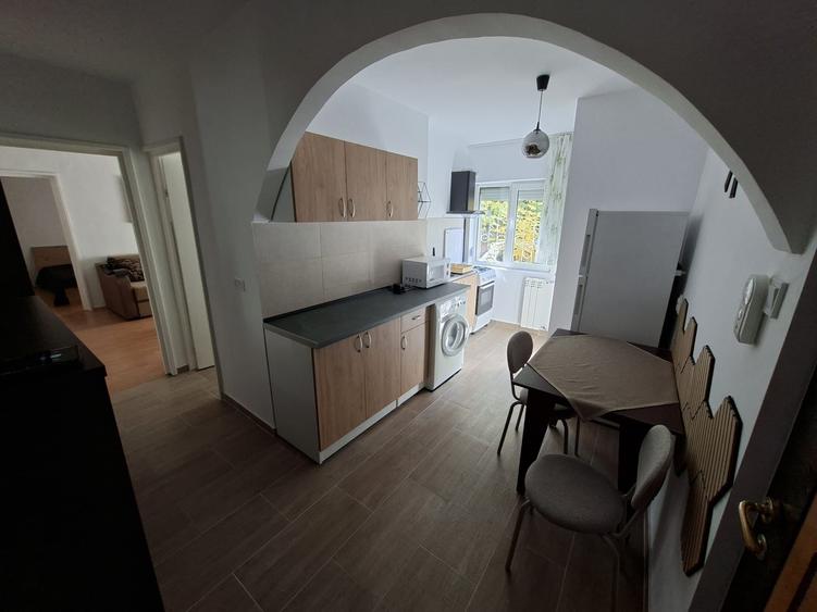 Apartament cu 2 camere semidecomandat în Rogerius