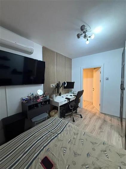 Apartament cu 3 camere decomandat în Dristor