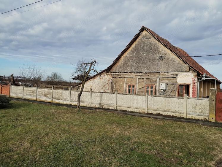 Teren de 6153 mp, în Sinersig