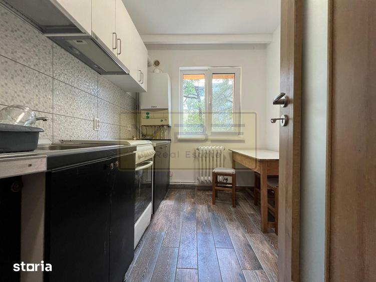 Apartament cu 2 camere decomandat în Podu Roș